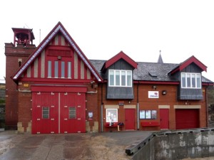 Cullercoats_Lifeboat_Station_-_geograph.org.uk_-_1634016